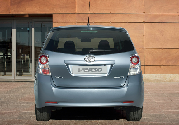 Images of Toyota Verso 2009