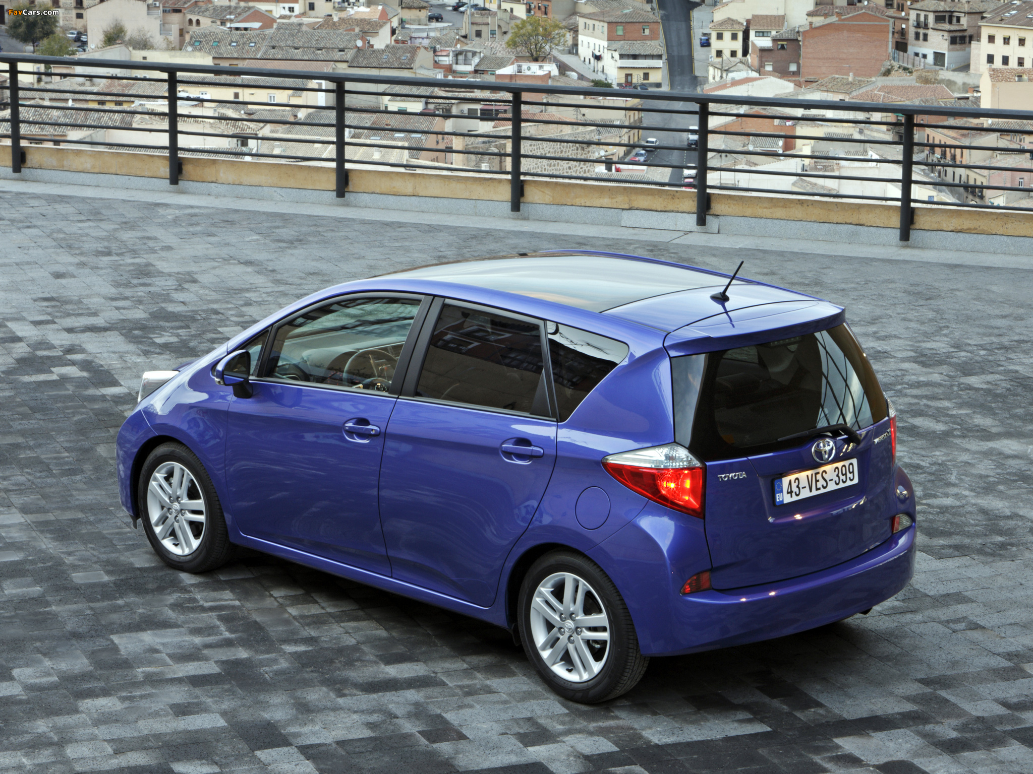 Images of Toyota Verso-S 2010 (2048 x 1536)