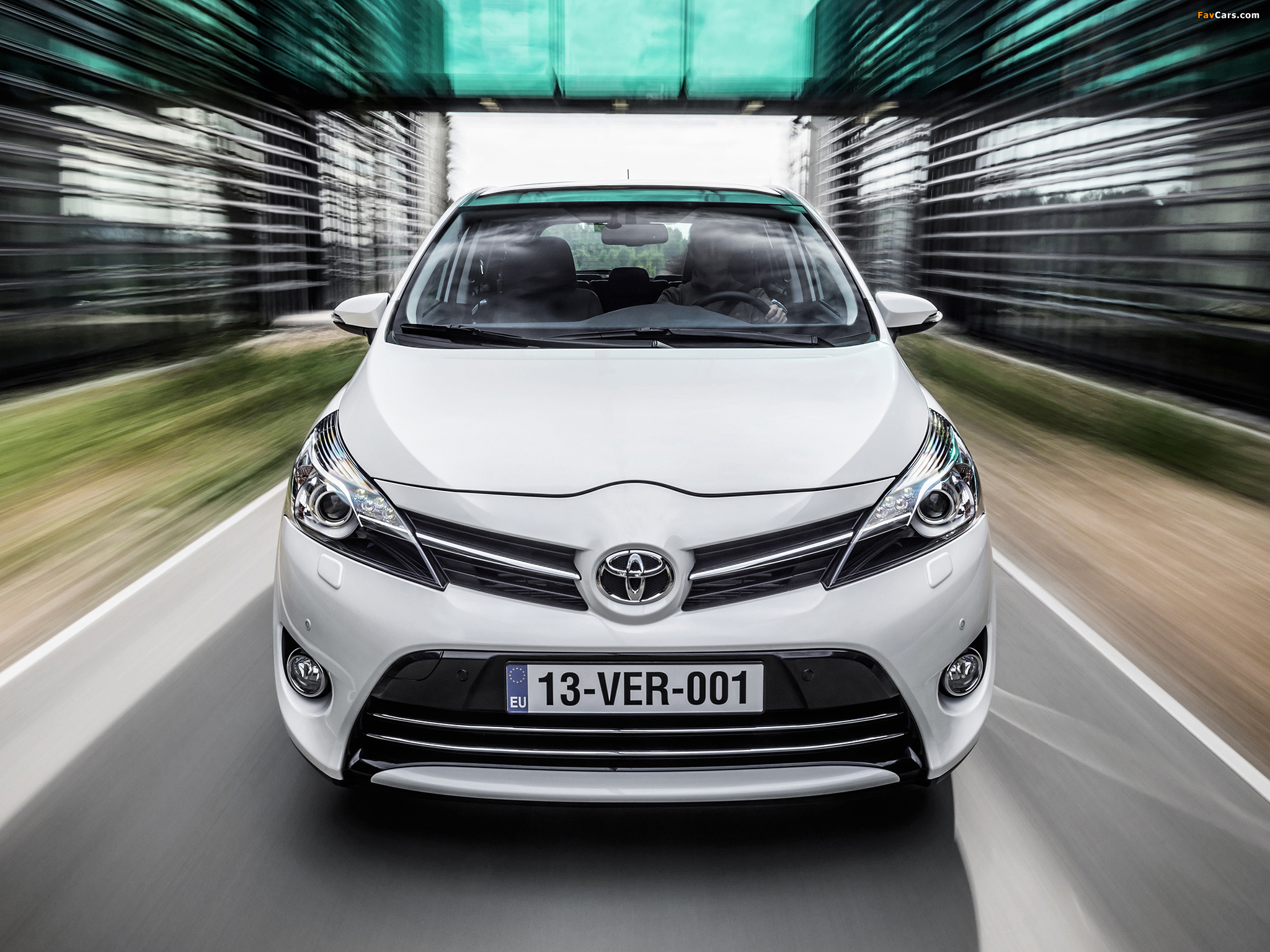 Images of Toyota Verso 2012 (2048 x 1536)