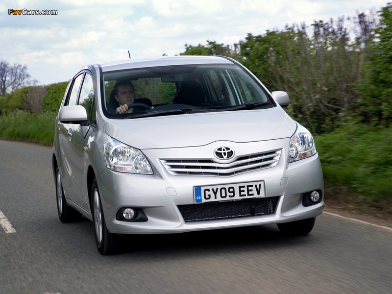 Photos of Toyota Verso UK-spec 2009–13 (800 x 600)