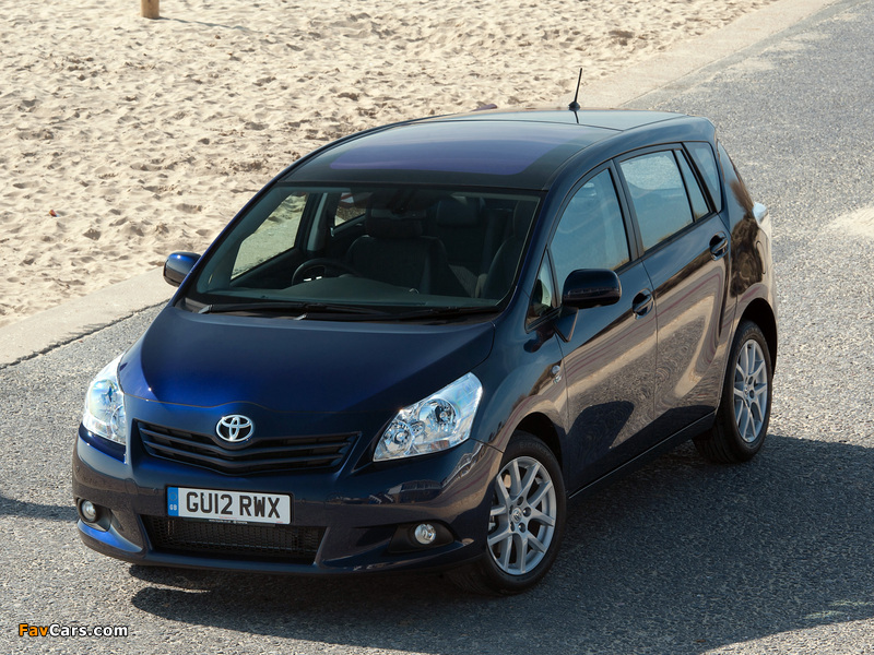 Photos of Toyota Verso UK-spec 2009–13 (800 x 600)