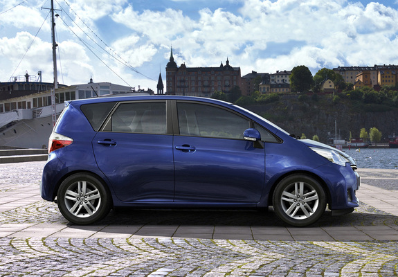 Pictures of Toyota Verso-S 2010