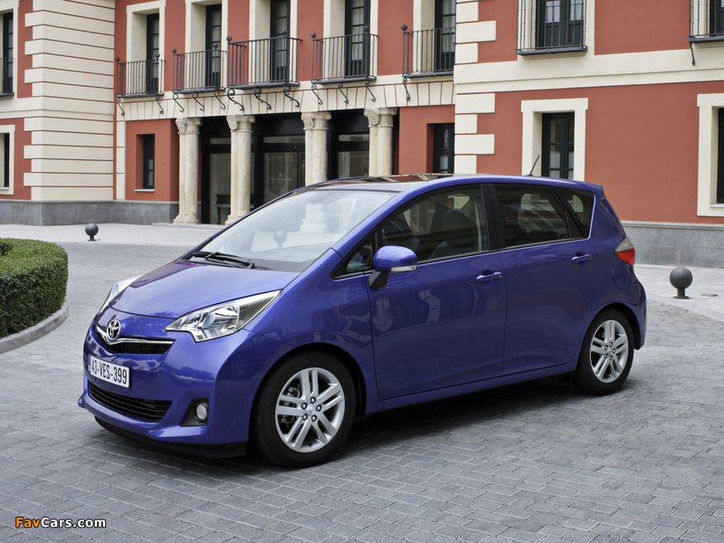 Pictures of Toyota Verso-S 2010 (800 x 600)
