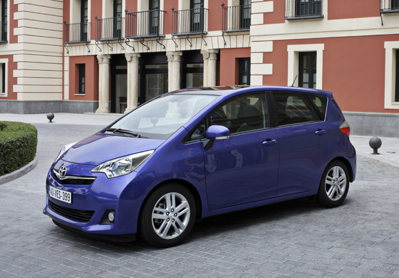 Pictures of Toyota Verso-S 2010