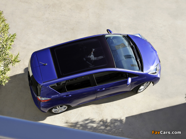 Pictures of Toyota Verso-S 2010 (640 x 480)