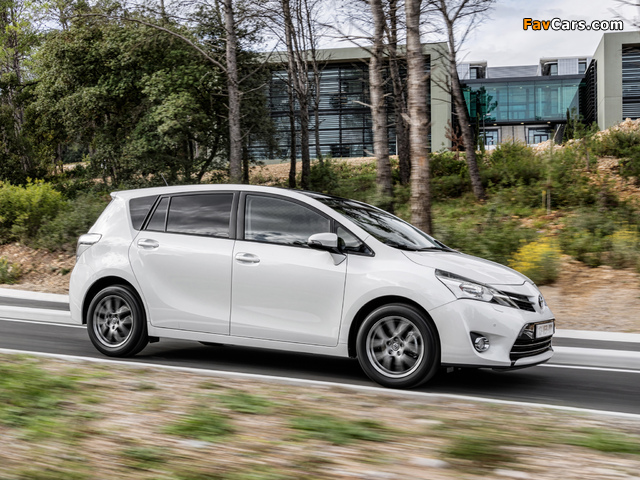 Pictures of Toyota Verso 2012 (640 x 480)