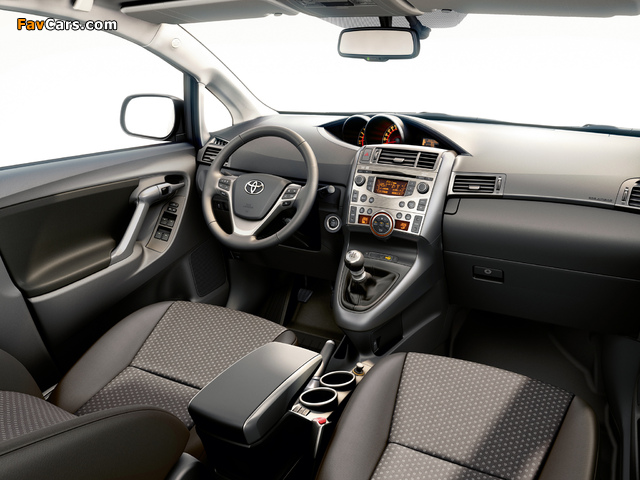 Toyota Verso 2009 images (640 x 480)