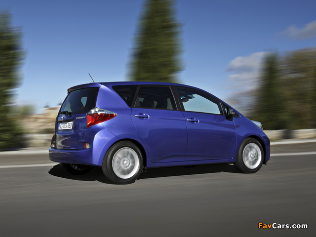 Toyota Verso-S 2010 images (640 x 480)