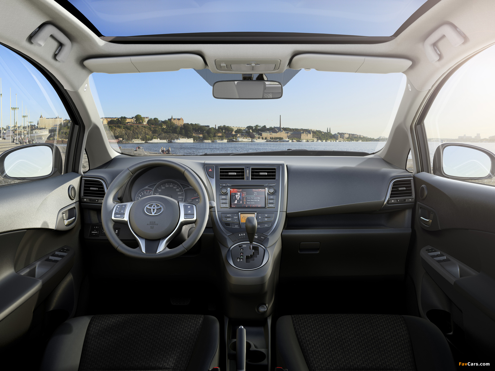 Toyota Verso-S 2010 pictures (1600 x 1200)
