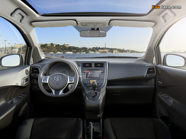 Toyota Verso-S 2010 pictures (640 x 480)