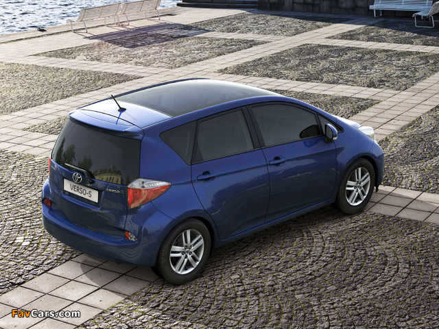 Toyota Verso-S 2010 wallpapers (640 x 480)