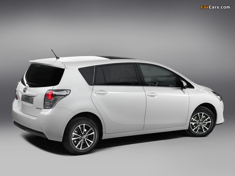 Toyota Verso 2012 images (800 x 600)