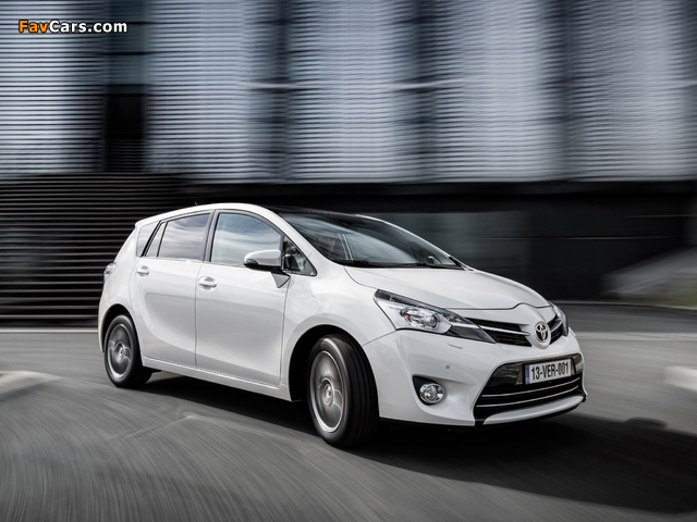 Toyota Verso 2012 images (640 x 480)