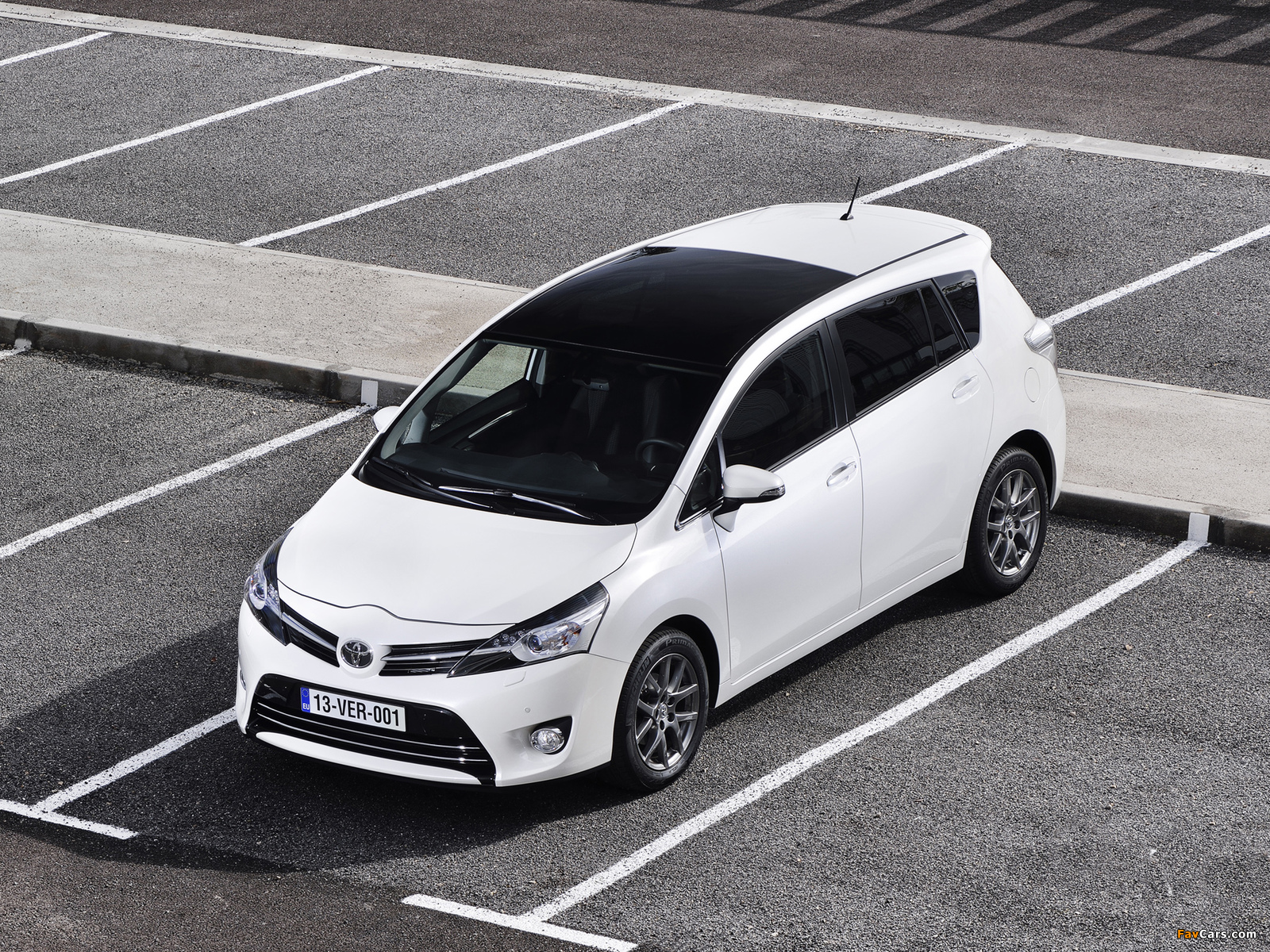 Toyota Verso 2012 pictures (1600 x 1200)