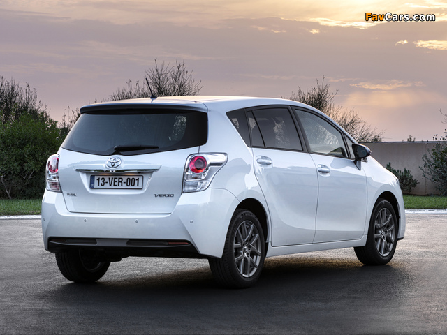 Toyota Verso 2012 wallpapers (640 x 480)