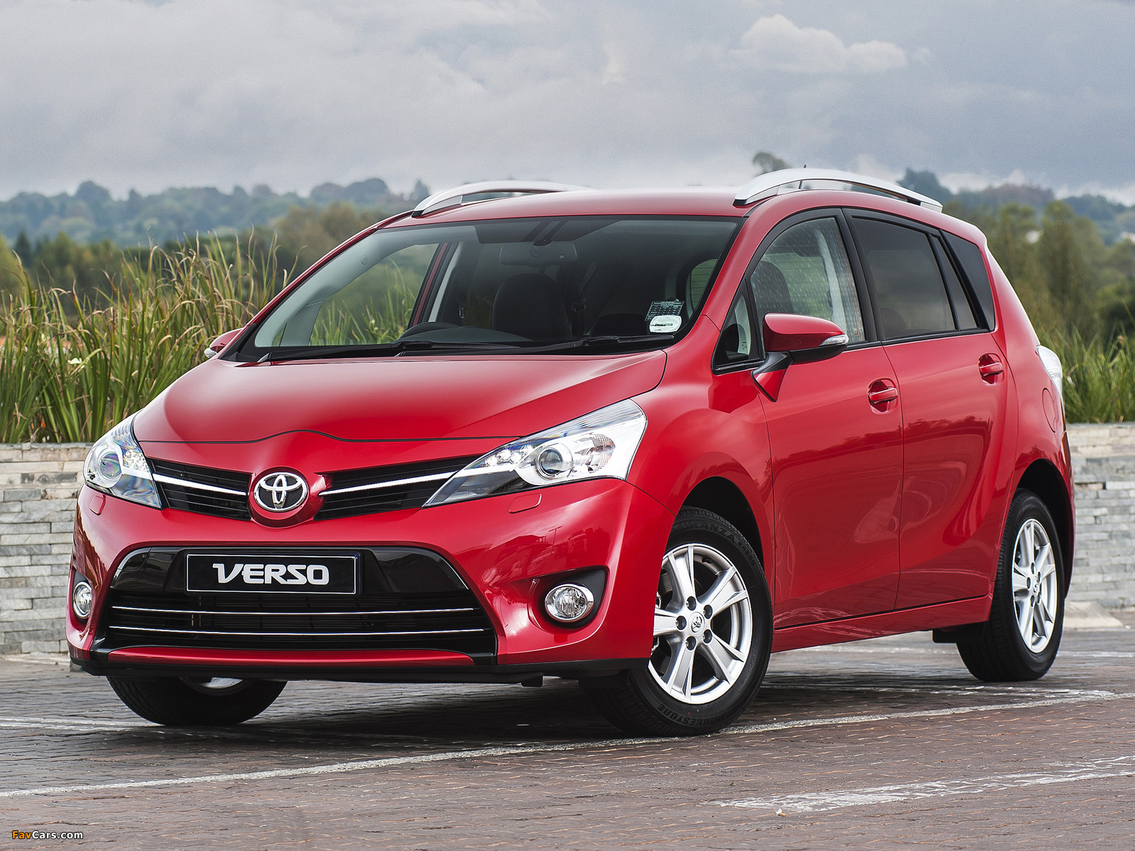 Toyota Verso ZA-spec 2013 pictures (1600 x 1200)