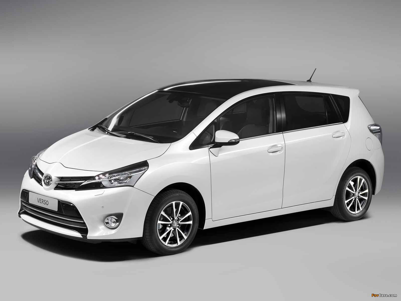 Toyota Verso 2012 wallpapers (1600 x 1200)