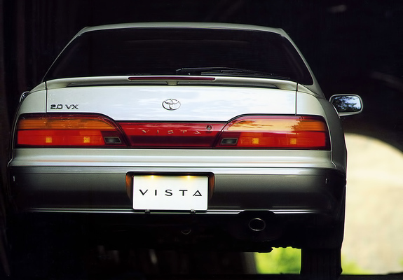 Images of Toyota Vista Hardtop (V30) 1990–94