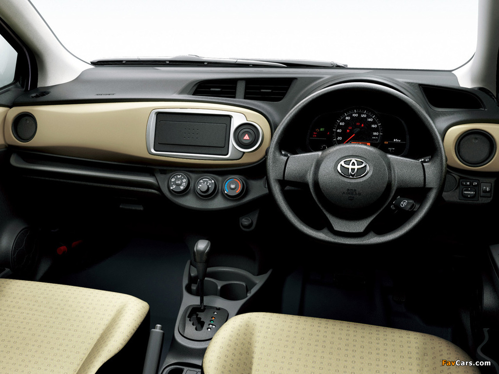 Images of Toyota Vitz 2010 (1024 x 768)