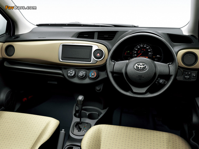 Images of Toyota Vitz 2010 (640 x 480)