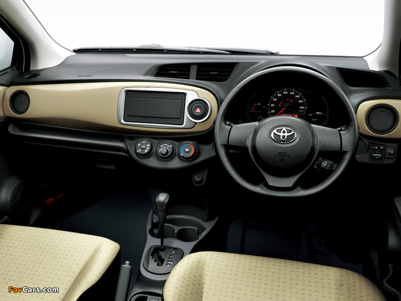Images of Toyota Vitz 2010 (800 x 600)