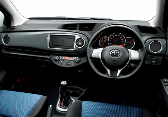 Images of Toyota Vitz RS (NCP131) 2010