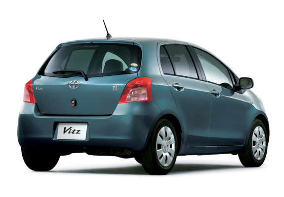 Images of Toyota Vitz ILL 2005–07