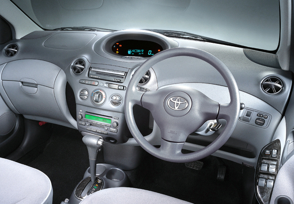 Photos of Toyota Vitz Clavia 1999–2002