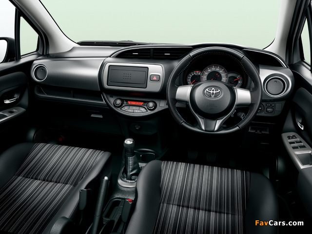 Photos of Toyota Vitz RS 2014 (640 x 480)