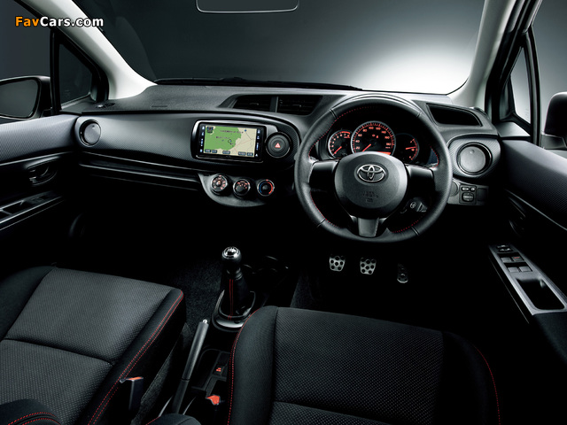 Photos of Toyota Vitz RS Gs (NCP131) 2011 (640 x 480)