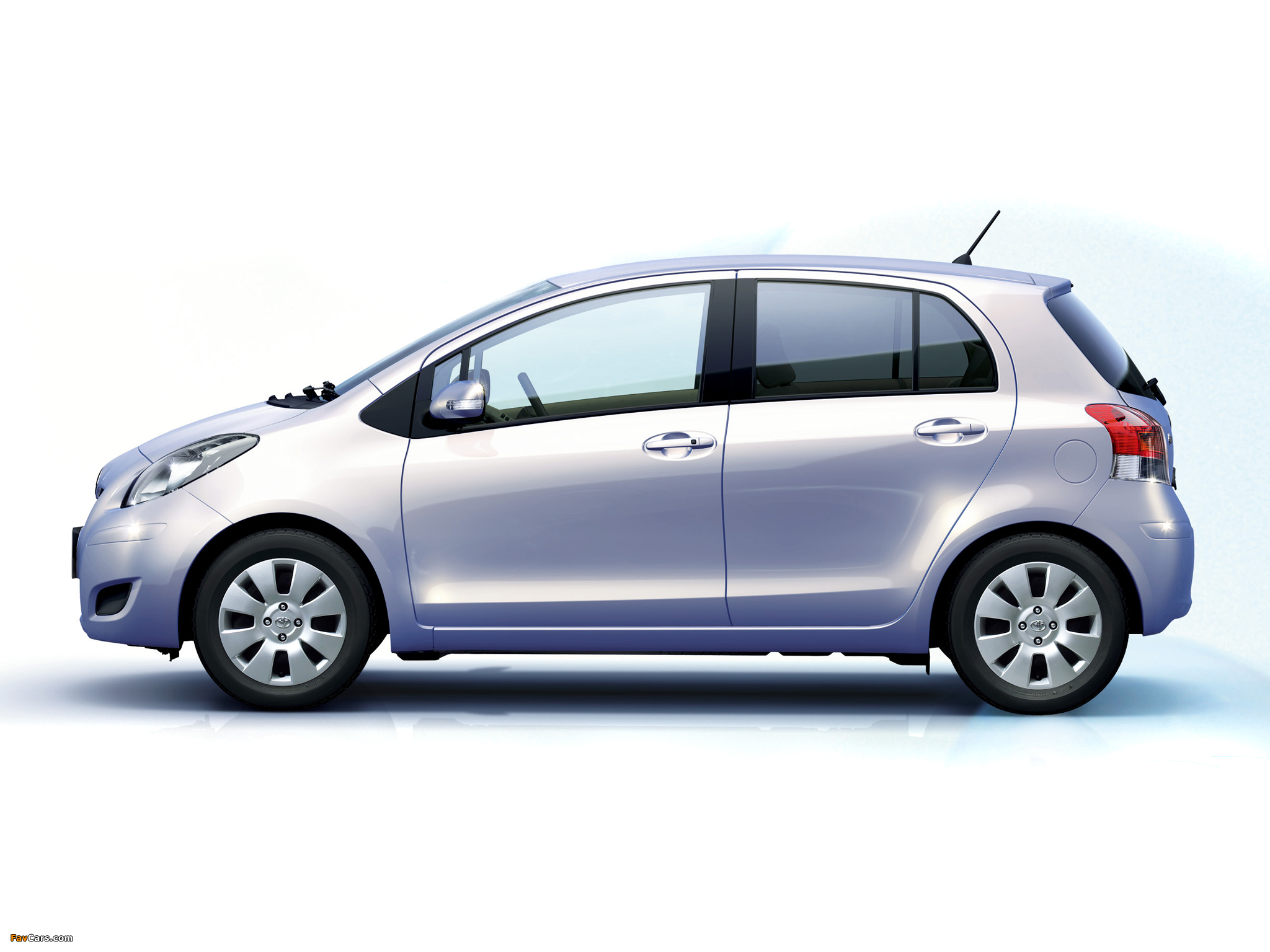 Pictures of Toyota Vitz 2007–10 (2048 x 1536)