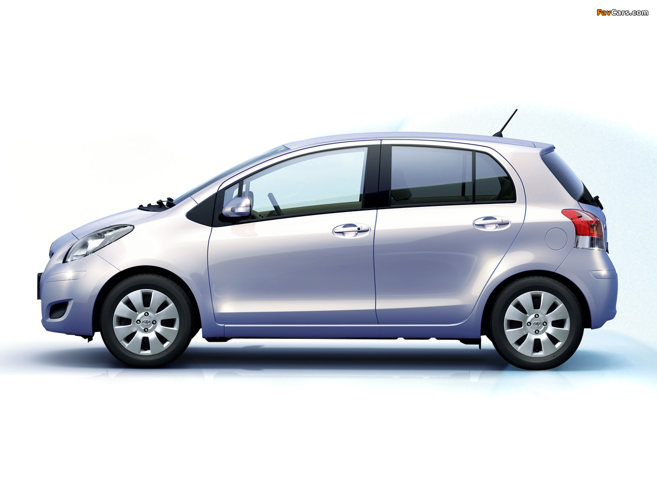 Pictures of Toyota Vitz 2007–10 (1280 x 960)