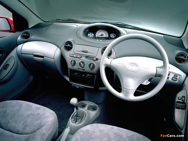 Toyota Vitz 3-door 1999–2001 images (800 x 600)