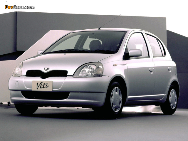 Toyota Vitz 5-door 1999–2001 images (640 x 480)
