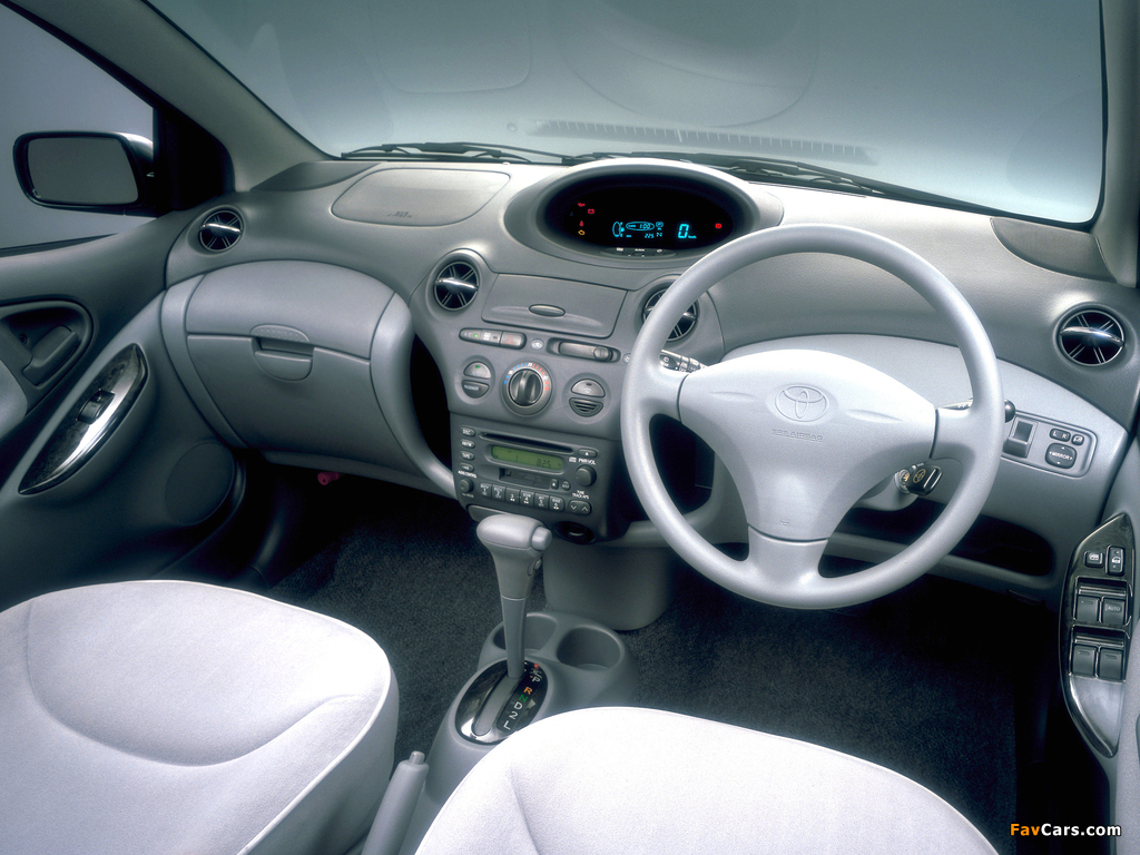Toyota Vitz Clavia 1999–2002 images (1024 x 768)