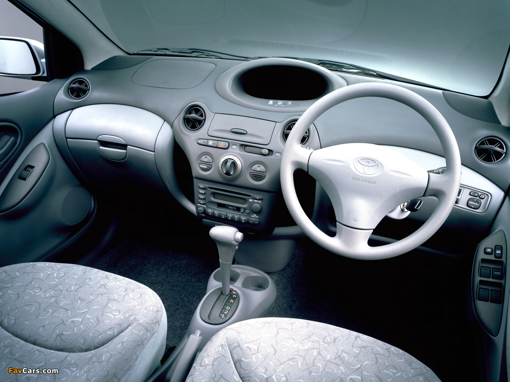 Toyota Vitz 5-door 1999–2001 photos (1024 x 768)