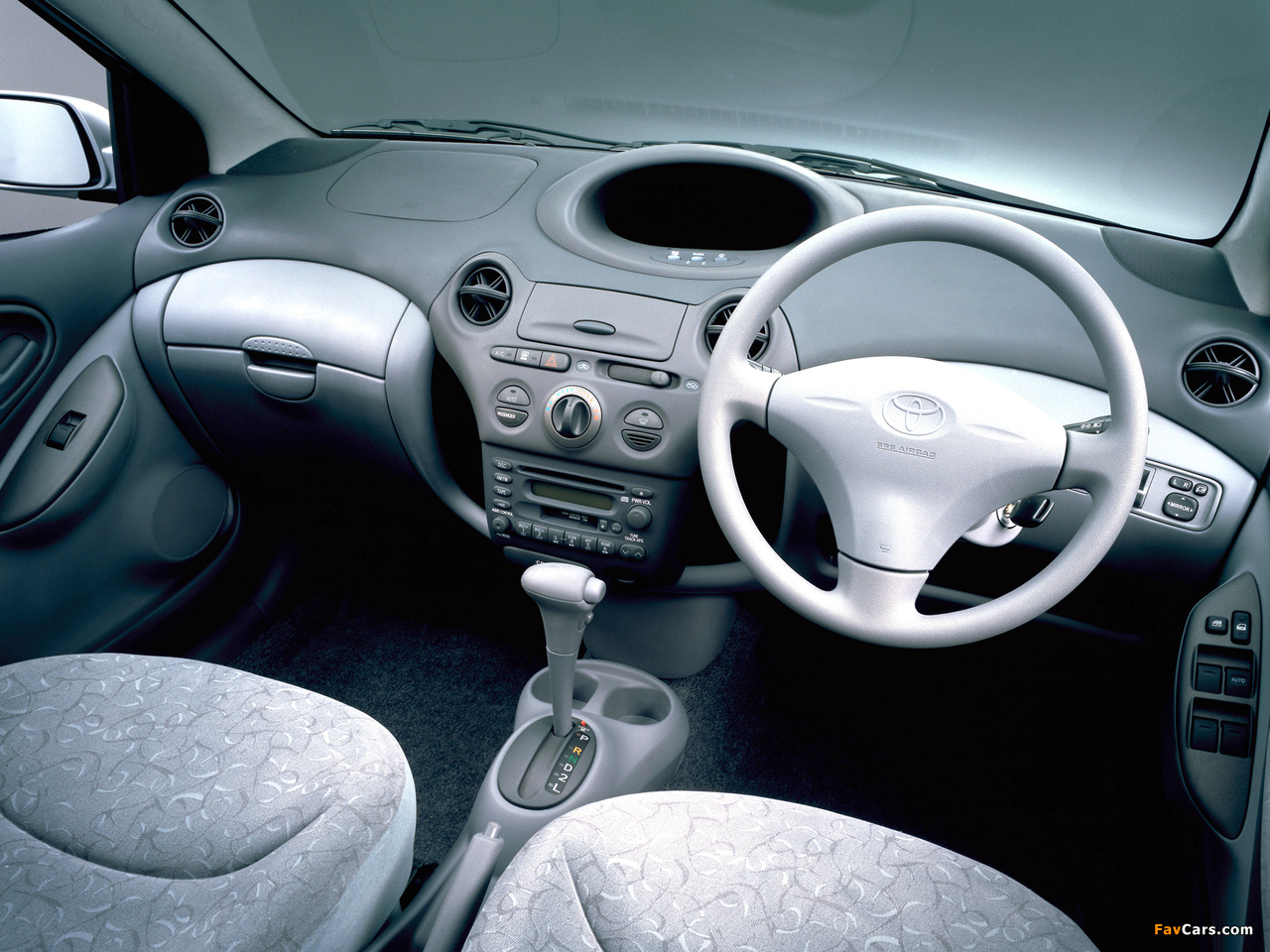 Toyota Vitz 5-door 1999–2001 photos (1280 x 960)