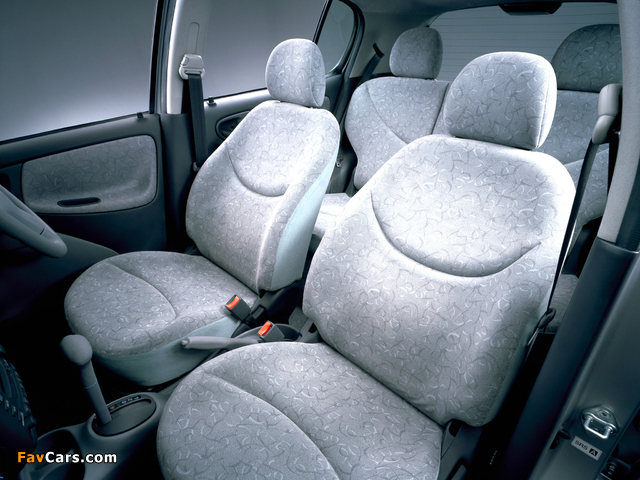 Toyota Vitz 5-door 1999–2001 pictures (640 x 480)