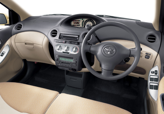 Toyota Vitz 5-door 2001–05 images