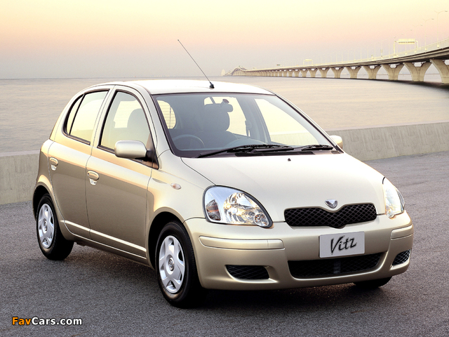 Toyota Vitz F D Package 2001–02 pictures (640 x 480)
