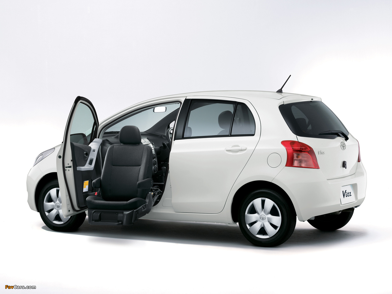 Toyota Vitz 2005–07 images (1280 x 960)