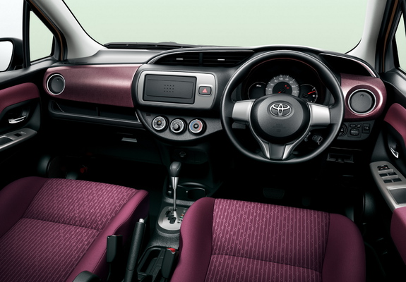 Toyota Vitz Jewela 2014 photos