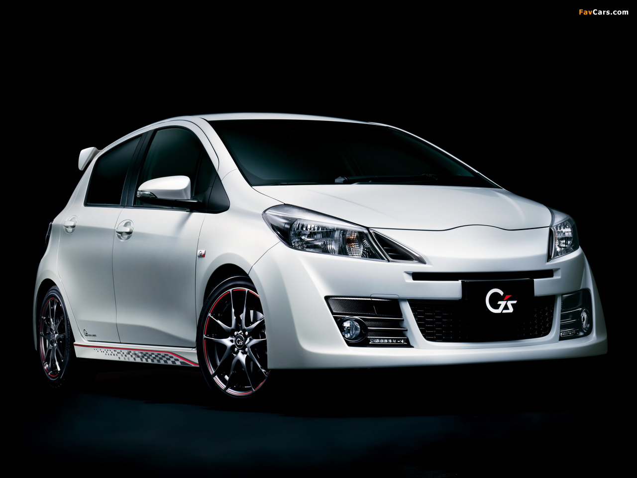 Toyota Vitz RS Gs 2014 wallpapers (1280 x 960)