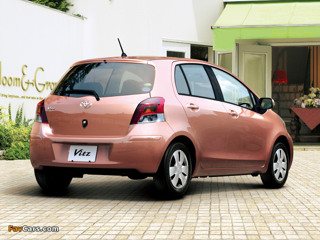 Toyota Vitz 2007–10 wallpapers (640 x 480)