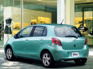 Toyota Vitz 2007–10 wallpapers