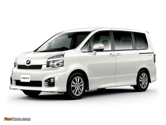 Images of Toyota Voxy ZS 2010 (640 x 480)