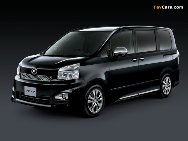 Images of Toyota Voxy ZS Kirameki III 2012 (640 x 480)