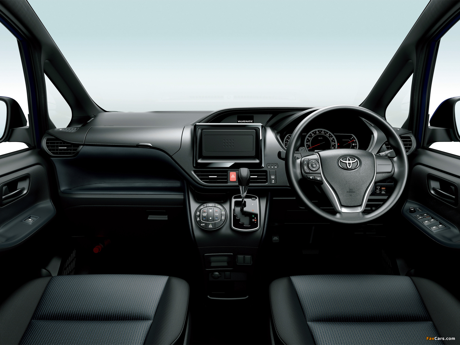 Images of Toyota Voxy X 2014 (1600 x 1200)