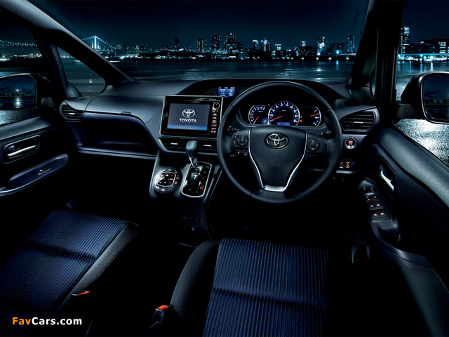 Images of Toyota Voxy ZS 2014 (640 x 480)