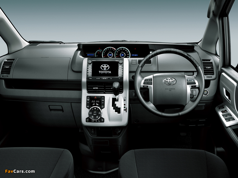 Photos of Toyota Voxy 2010 (800 x 600)